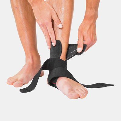 Mueller Adjustable Ankle Support (One Size) Black