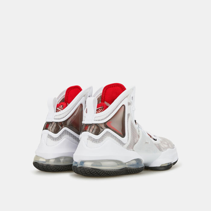 Nike Kids’ LeBron 19 Basketball Shoe (Older Kids) White Nike Kids’ LeBron 19 Basketball Shoe (Older Kids) White image number 3