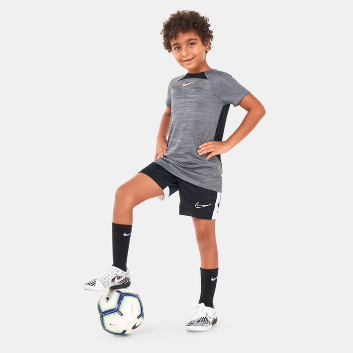 Nike Kids' Dri-FIT Academy Football T-Shirt (Older Kids) Grey Nike Kids' Dri-FIT Academy Football T-Shirt (Older Kids) Grey image number 2