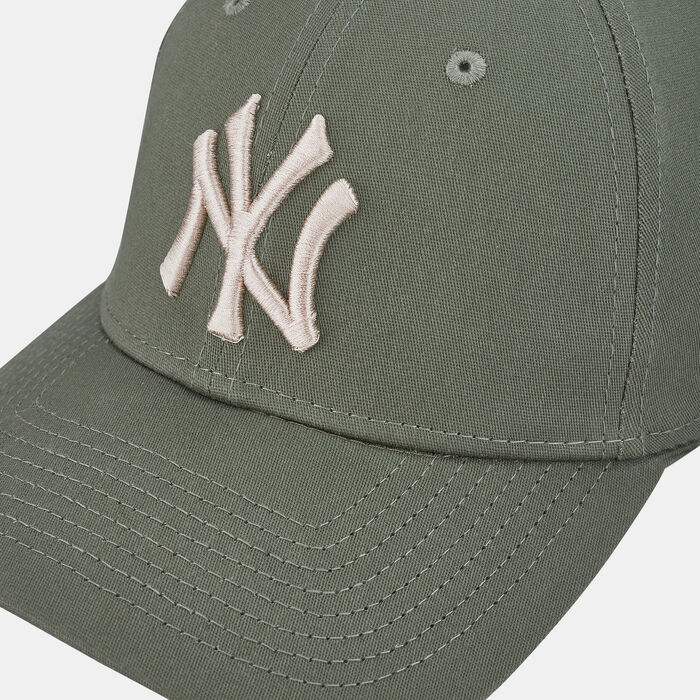 New Era Men's MLB League Essential 39thirty New York Yankees Cap Green New Era Men's MLB League Essential 39thirty New York Yankees Cap Green image number 2