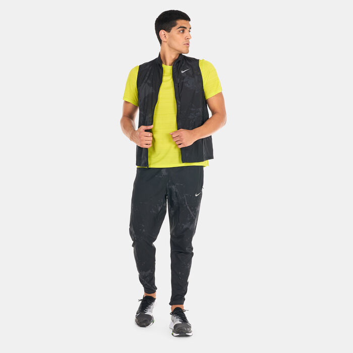 Nike Men's Repel Run Division Running Vest Black Nike Men's Repel Run Division Running Vest Black image number 2